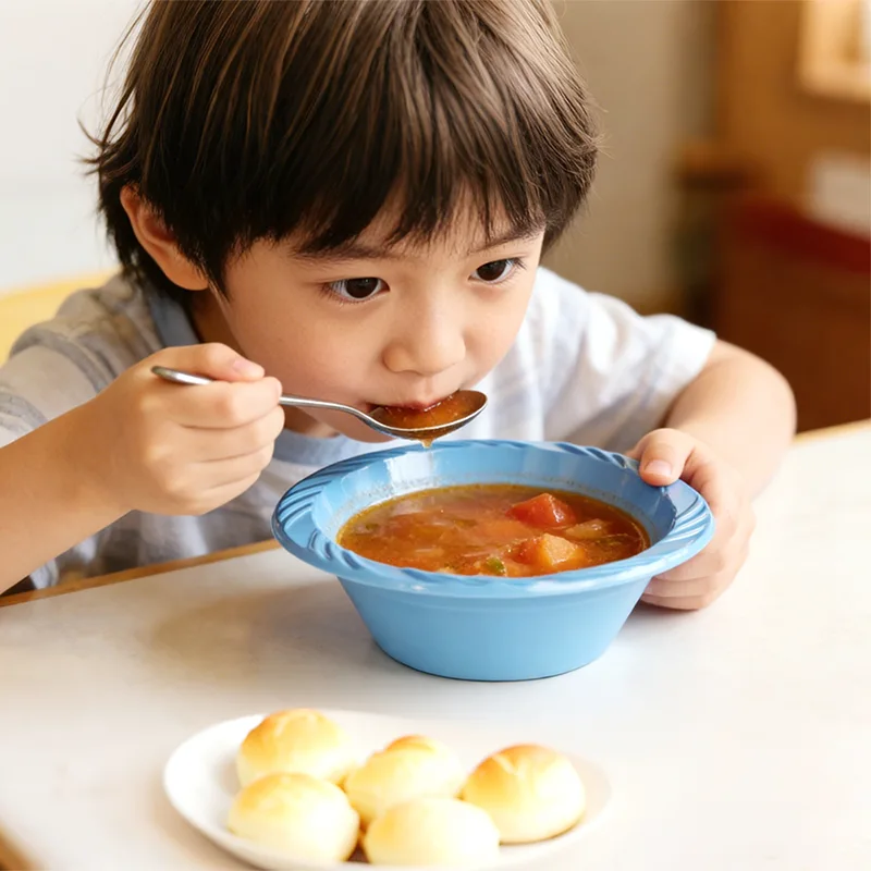 12 unssia kertakäyttöinen juhlamuovikulho